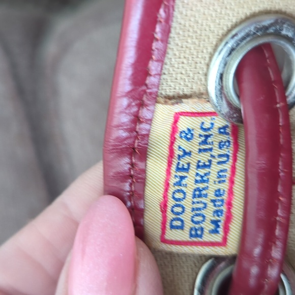 VINTAGE DOONEY & BOURKE RED SIGNATURE MINI DRAWSTRING BUCKET HANDBAG - Picture 9 of 15